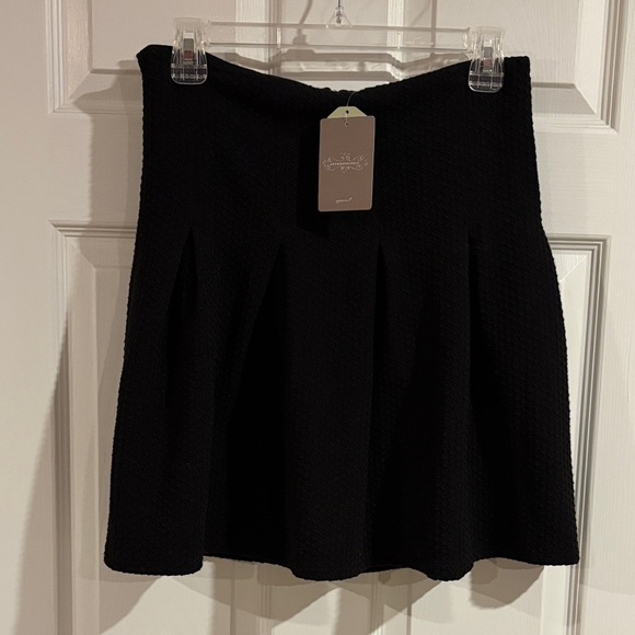 Maeve Dresses & Skirts - NWT Maeve Classic Pleated‎ Black A-Line Skirt size 6